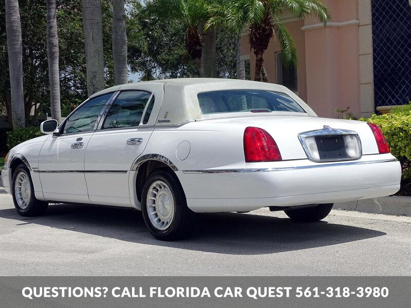 2002 Lincoln Town Car Executive   - Photo 9 - West Palm Beach, FL 33411