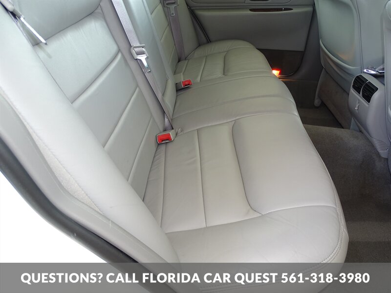 2002 Lincoln Town Car Executive   - Photo 31 - West Palm Beach, FL 33411