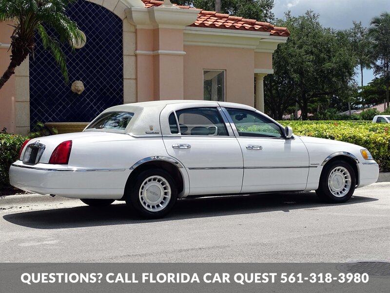 2002 Lincoln Town Car Executive   - Photo 14 - West Palm Beach, FL 33411