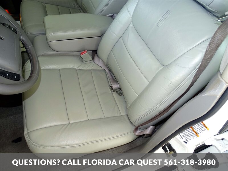 2002 Lincoln Town Car Executive   - Photo 24 - West Palm Beach, FL 33411