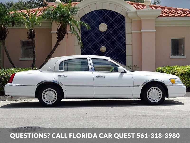 2002 Lincoln Town Car Executive   - Photo 15 - West Palm Beach, FL 33411