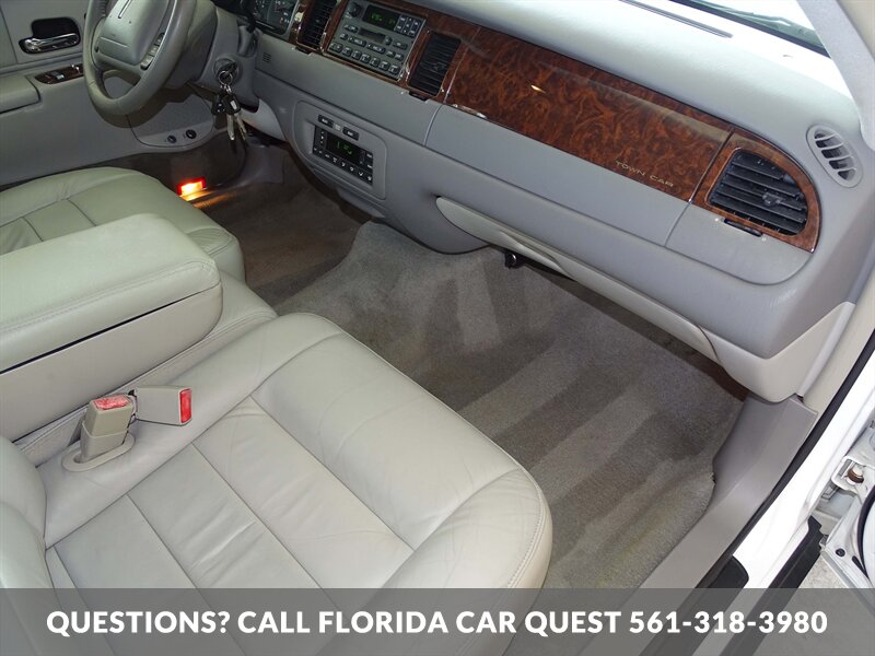 2002 Lincoln Town Car Executive   - Photo 28 - West Palm Beach, FL 33411