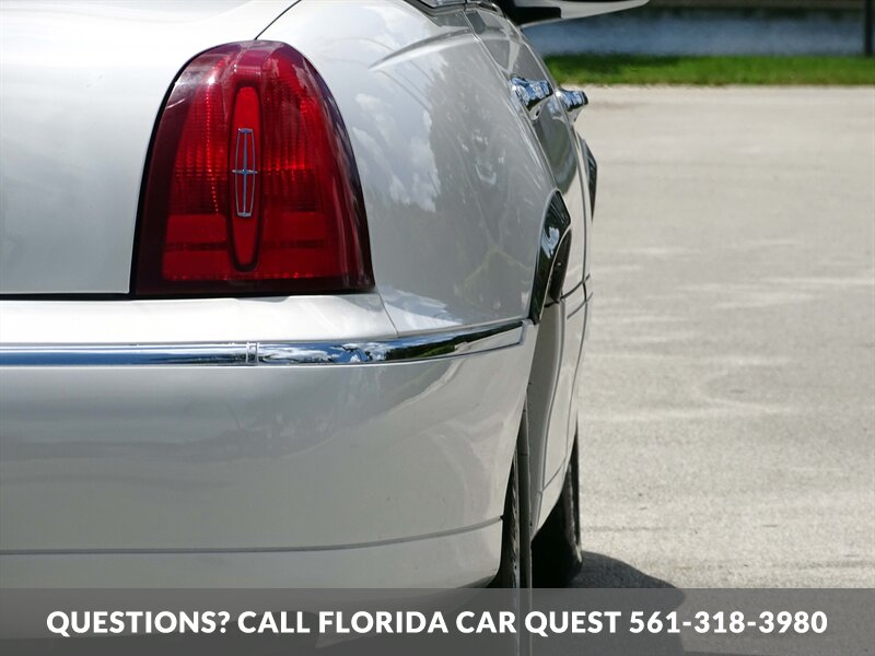 2002 Lincoln Town Car Executive   - Photo 11 - West Palm Beach, FL 33411