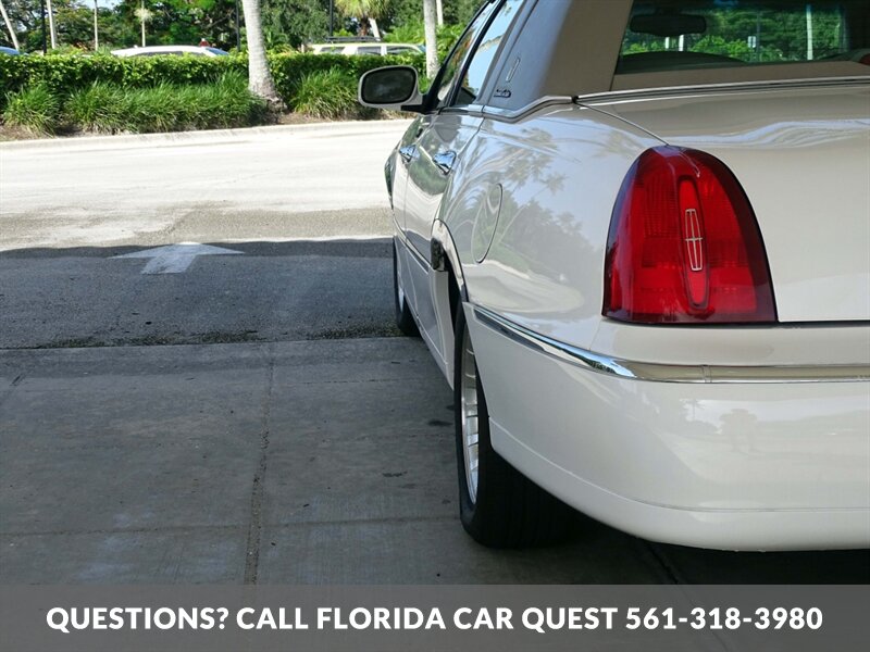 2002 Lincoln Town Car Executive Presidential Touring Edition - Photo 11 - West Palm Beach, FL 33411