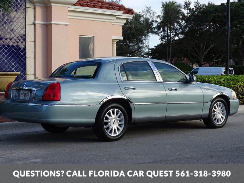 2006 Lincoln Town Car Signature   - Photo 13 - West Palm Beach, FL 33411