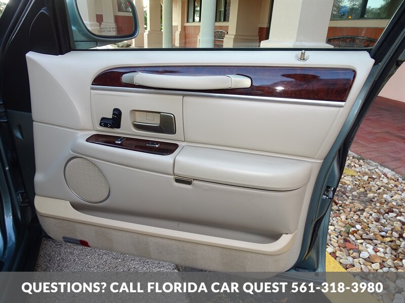 2006 Lincoln Town Car Signature   - Photo 40 - West Palm Beach, FL 33411