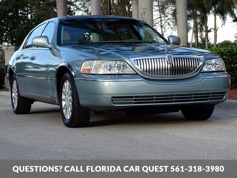 2006 Lincoln Town Car Signature   - Photo 1 - West Palm Beach, FL 33411