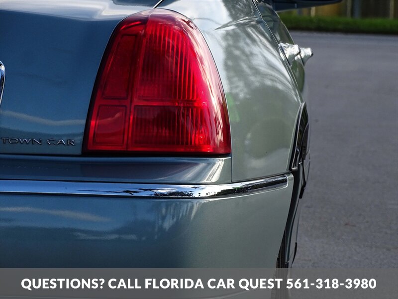 2006 Lincoln Town Car Signature   - Photo 11 - West Palm Beach, FL 33411