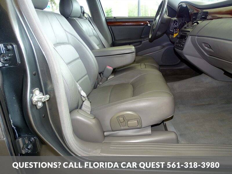 2005 Cadillac DeVille  DTS - Photo 28 - West Palm Beach, FL 33411