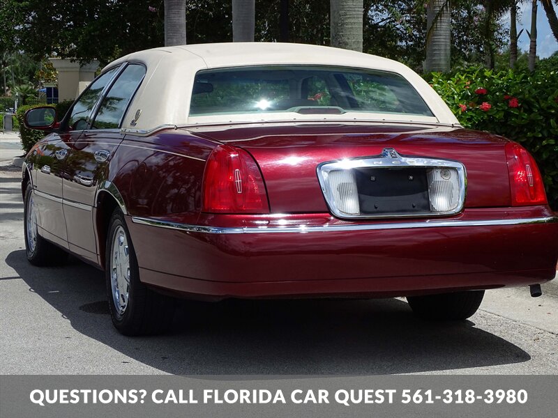 1999 Lincoln Town Car Signature   - Photo 14 - West Palm Beach, FL 33411