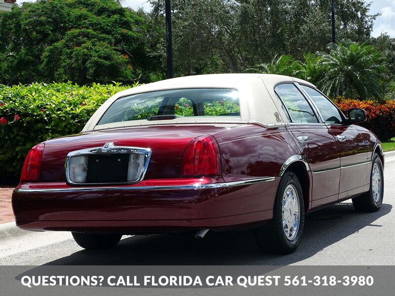 1999 Lincoln Town Car Signature   - Photo 12 - West Palm Beach, FL 33411