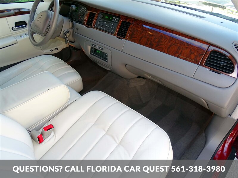 1998 Lincoln Town Car Executive  Designer Edition - Photo 29 - West Palm Beach, FL 33411