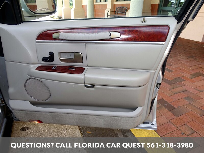 2003 Lincoln Town Car Executive   - Photo 43 - West Palm Beach, FL 33411