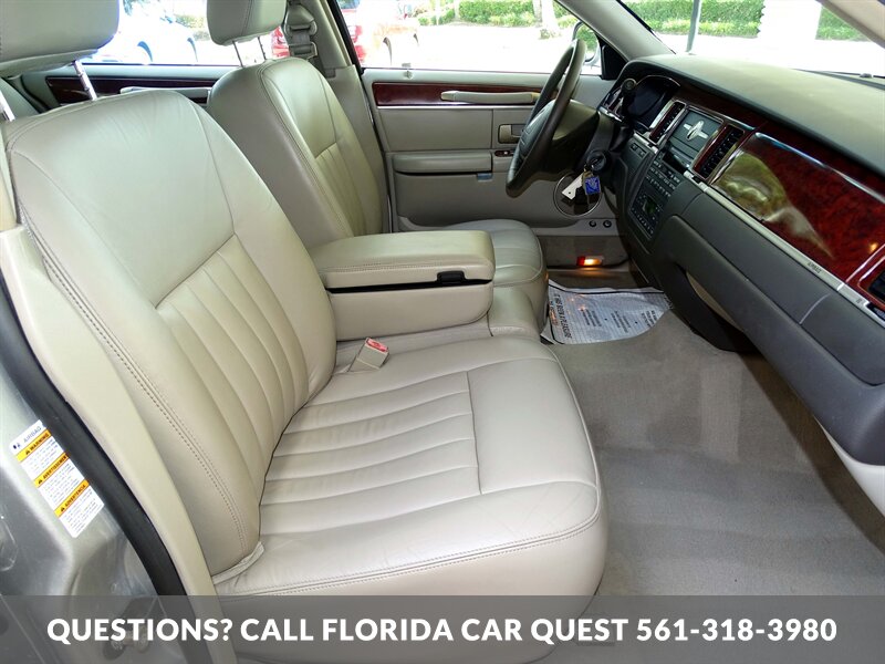 2003 Lincoln Town Car Executive   - Photo 28 - West Palm Beach, FL 33411