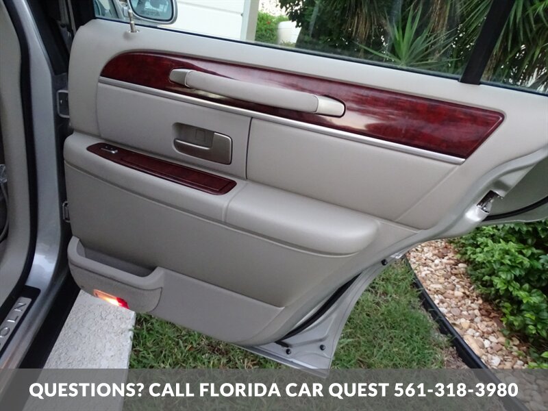 2003 Lincoln Town Car Executive   - Photo 45 - West Palm Beach, FL 33411