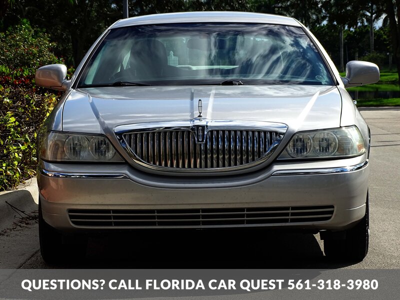 2003 Lincoln Town Car Executive   - Photo 2 - West Palm Beach, FL 33411