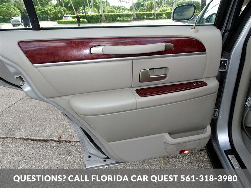 2003 Lincoln Town Car Executive   - Photo 44 - West Palm Beach, FL 33411