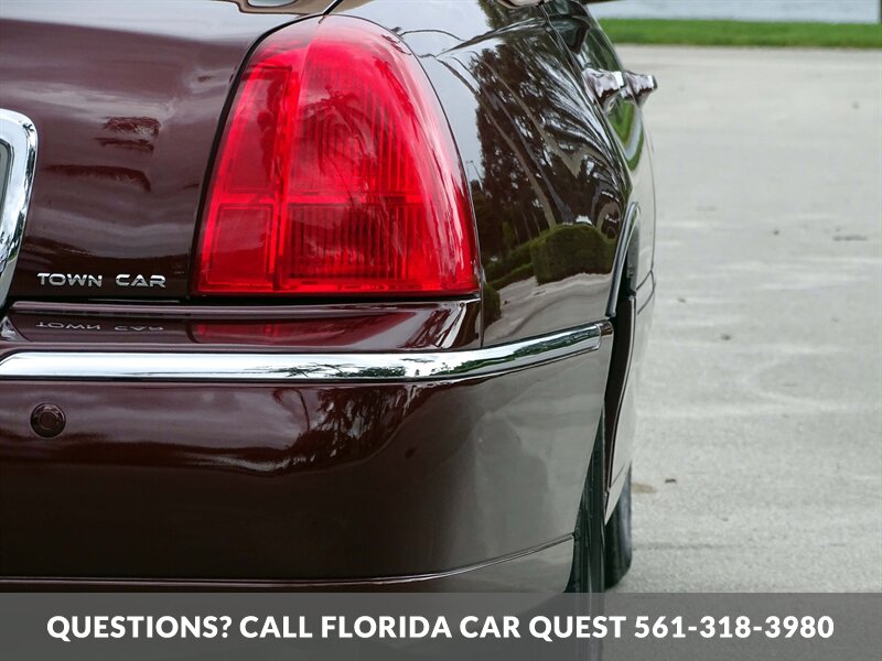 2003 Lincoln Town Car Signature   - Photo 13 - West Palm Beach, FL 33411