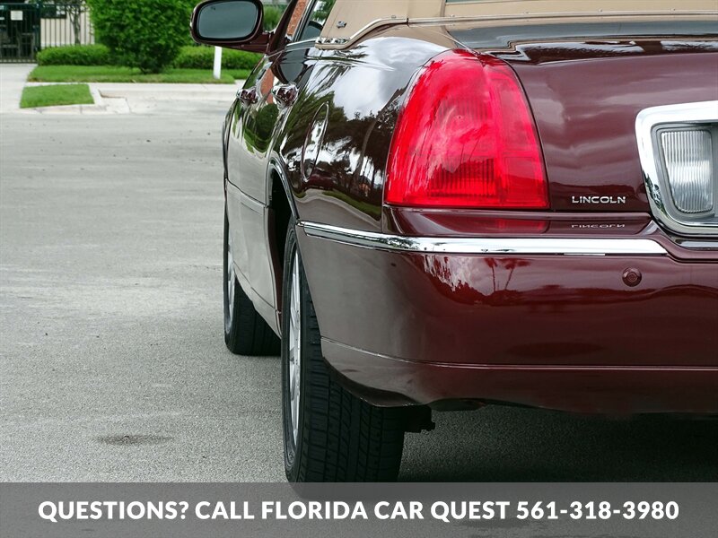 2003 Lincoln Town Car Signature   - Photo 12 - West Palm Beach, FL 33411