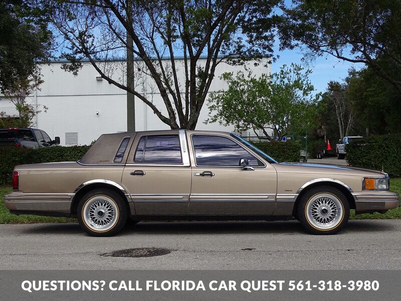 1992 Lincoln Town Car Signature   - Photo 17 - West Palm Beach, FL 33411