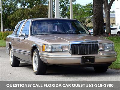 1992 Lincoln Town Car Signature  