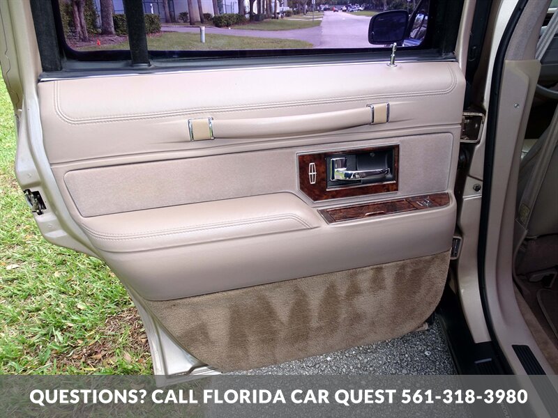 1992 Lincoln Town Car Signature   - Photo 38 - West Palm Beach, FL 33411