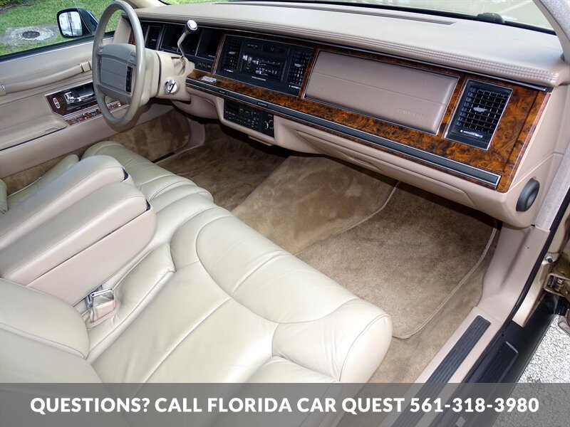 1992 Lincoln Town Car Signature   - Photo 29 - West Palm Beach, FL 33411