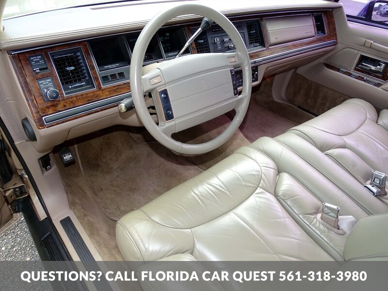 1992 Lincoln Town Car Signature   - Photo 27 - West Palm Beach, FL 33411