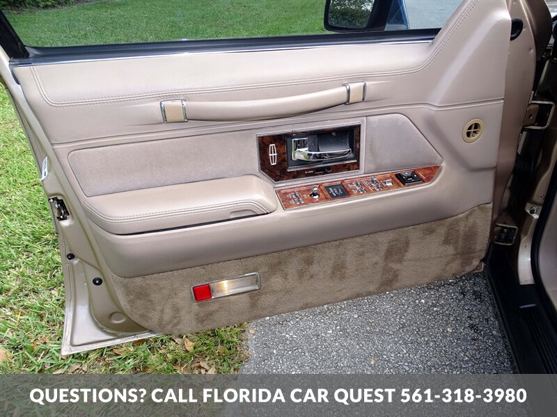 1992 Lincoln Town Car Signature   - Photo 36 - West Palm Beach, FL 33411