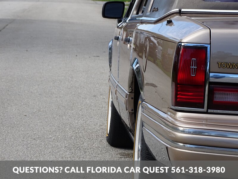 1992 Lincoln Town Car Signature   - Photo 10 - West Palm Beach, FL 33411