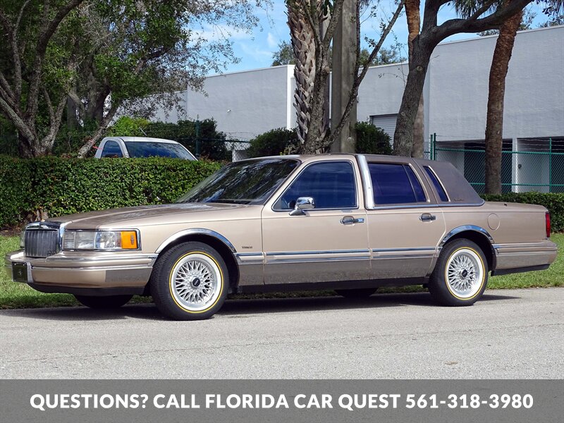 1992 Lincoln Town Car Signature   - Photo 5 - West Palm Beach, FL 33411