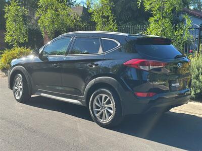 2017 Hyundai Tucson SE - Photo 11 - Valley Village, CA 91607