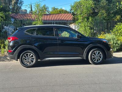2017 Hyundai Tucson SE - Photo 16 - Valley Village, CA 91607