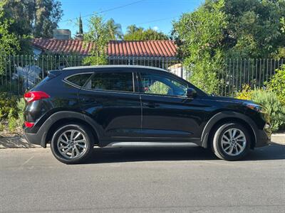 2017 Hyundai Tucson SE - Photo 13 - Valley Village, CA 91607