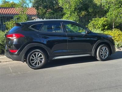 2017 Hyundai Tucson SE - Photo 10 - Valley Village, CA 91607