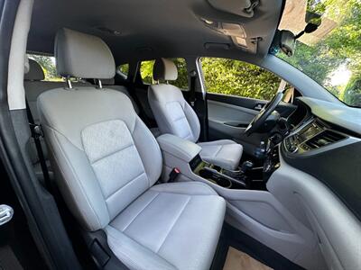 2017 Hyundai Tucson SE - Photo 49 - Valley Village, CA 91607