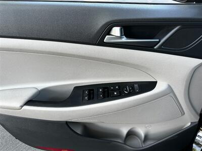 2017 Hyundai Tucson SE - Photo 29 - Valley Village, CA 91607