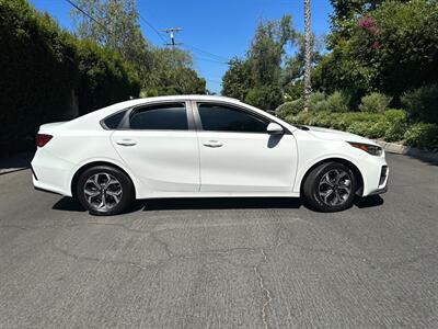 2020 Kia Forte LXS   - Photo 13 - Valley Village, CA 91607