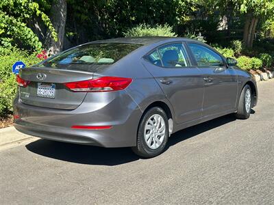 2018 Hyundai ELANTRA SE   - Photo 9 - Valley Village, CA 91607