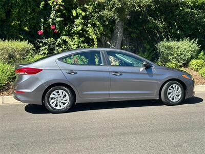 2018 Hyundai ELANTRA SE   - Photo 10 - Valley Village, CA 91607