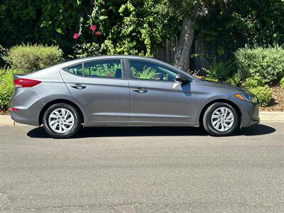 2018 Hyundai ELANTRA SE   - Photo 11 - Valley Village, CA 91607