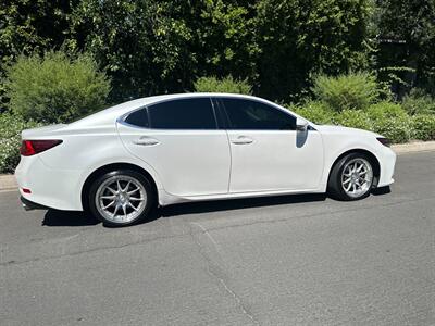 2018 Lexus ES 350   - Photo 10 - Valley Village, CA 91607