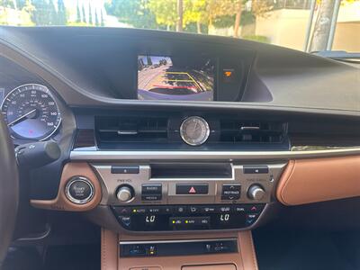 2018 Lexus ES 350   - Photo 28 - Valley Village, CA 91607