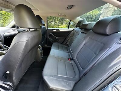 2011 Volkswagen Jetta SEL PZEV   - Photo 27 - Valley Village, CA 91607