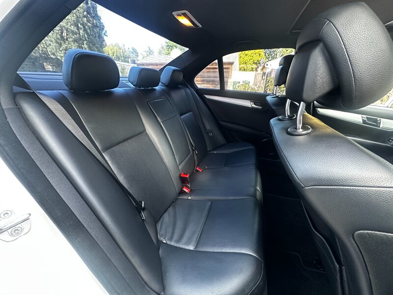 2010 Mercedes-Benz C-Class C300 Luxury - Photo 36