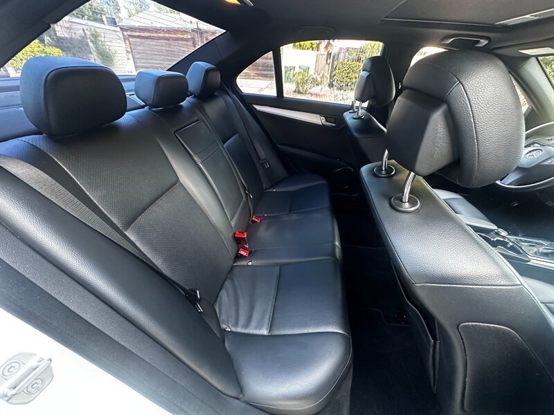 2010 Mercedes-Benz C-Class C300 Luxury - Photo 35