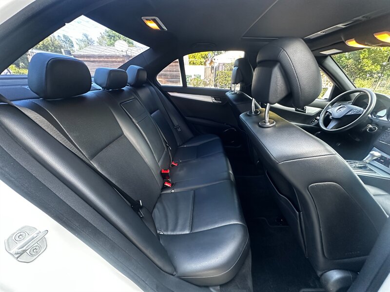 2010 Mercedes-Benz C-Class C300 Luxury - Photo 34