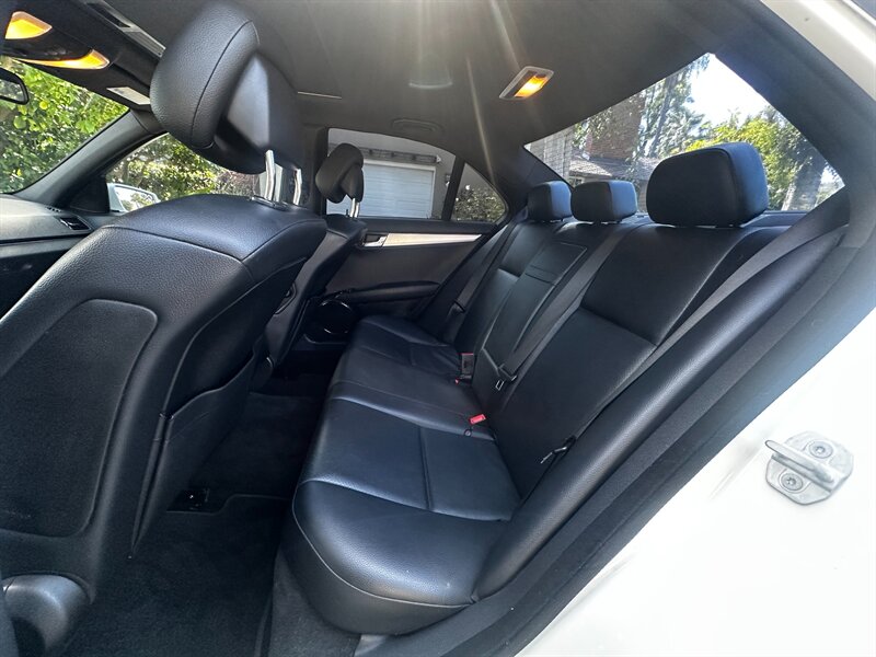 2010 Mercedes-Benz C-Class C300 Luxury - Photo 29