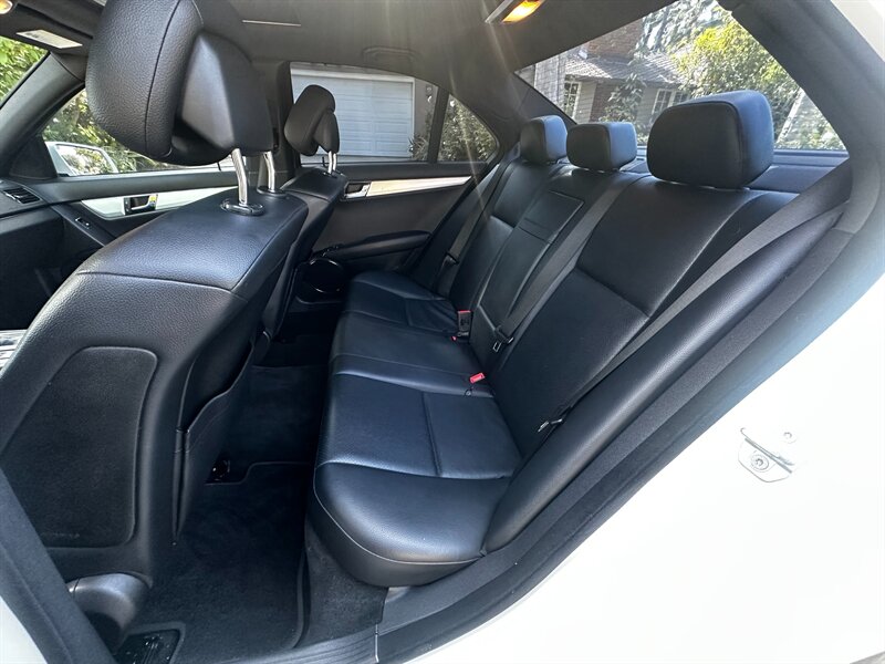 2010 Mercedes-Benz C-Class C300 Luxury - Photo 30