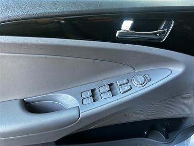 2012 Hyundai Sonata Limited   - Photo 15 - Valley Village, CA 91607
